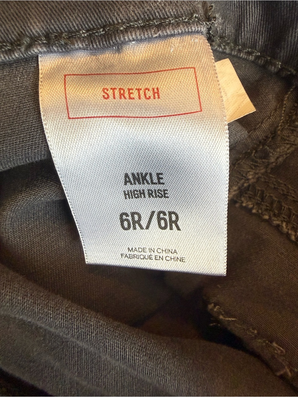 Express Cargo Stretchy Pants Charcoal Gray Ankle High-Rise Women’s Size 6R - Picture 8 of 16